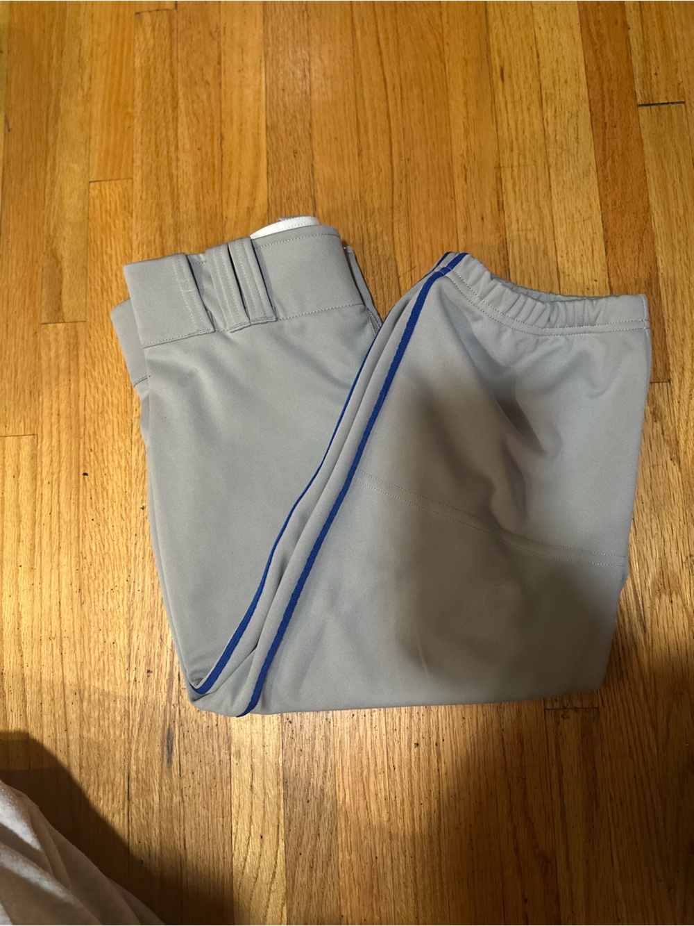 Light Gray Athletic Knickers with Blue Trim